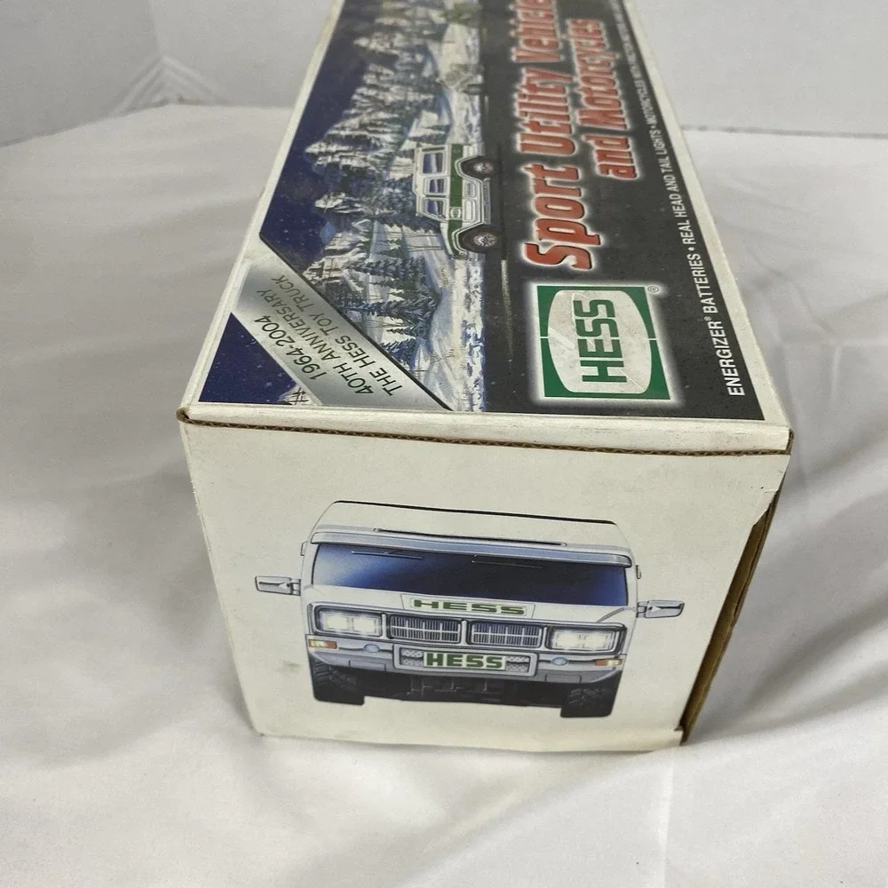 2004 Hess SUV Sport Utility Vehicle 2 Motorcycles Complete Untested w Box